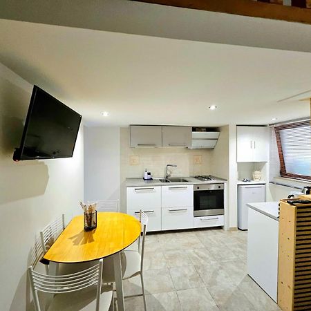 מילאצו Guru House B&B Apartments מראה חיצוני תמונה