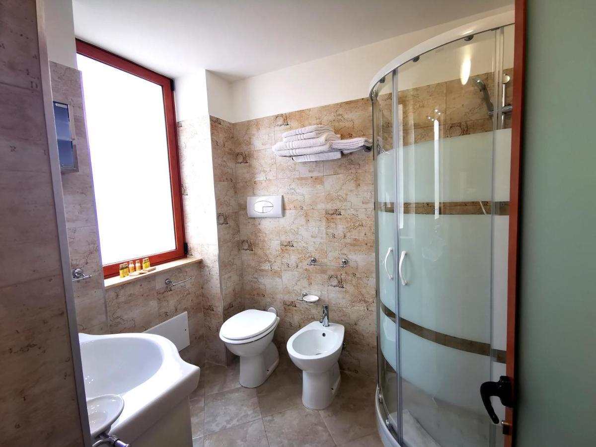 מילאצו Guru House B&B Apartments מראה חיצוני תמונה